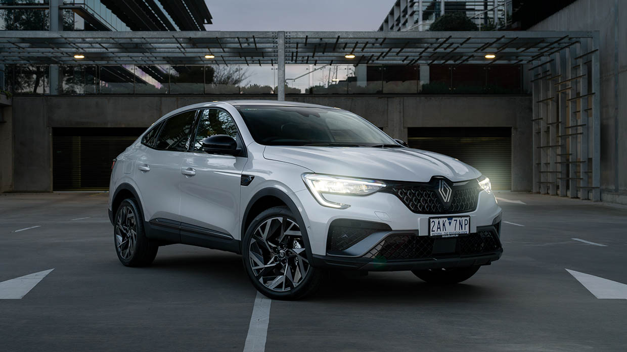 2024 Renault Arkana Esprit Alpine front 3/4