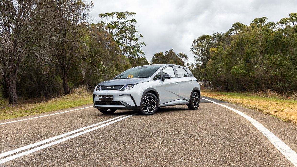 2024 BYD Dolphin Premium very wide front 3/4 shot