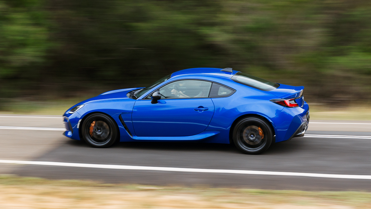 Subaru BRZ tS 2024 driving side