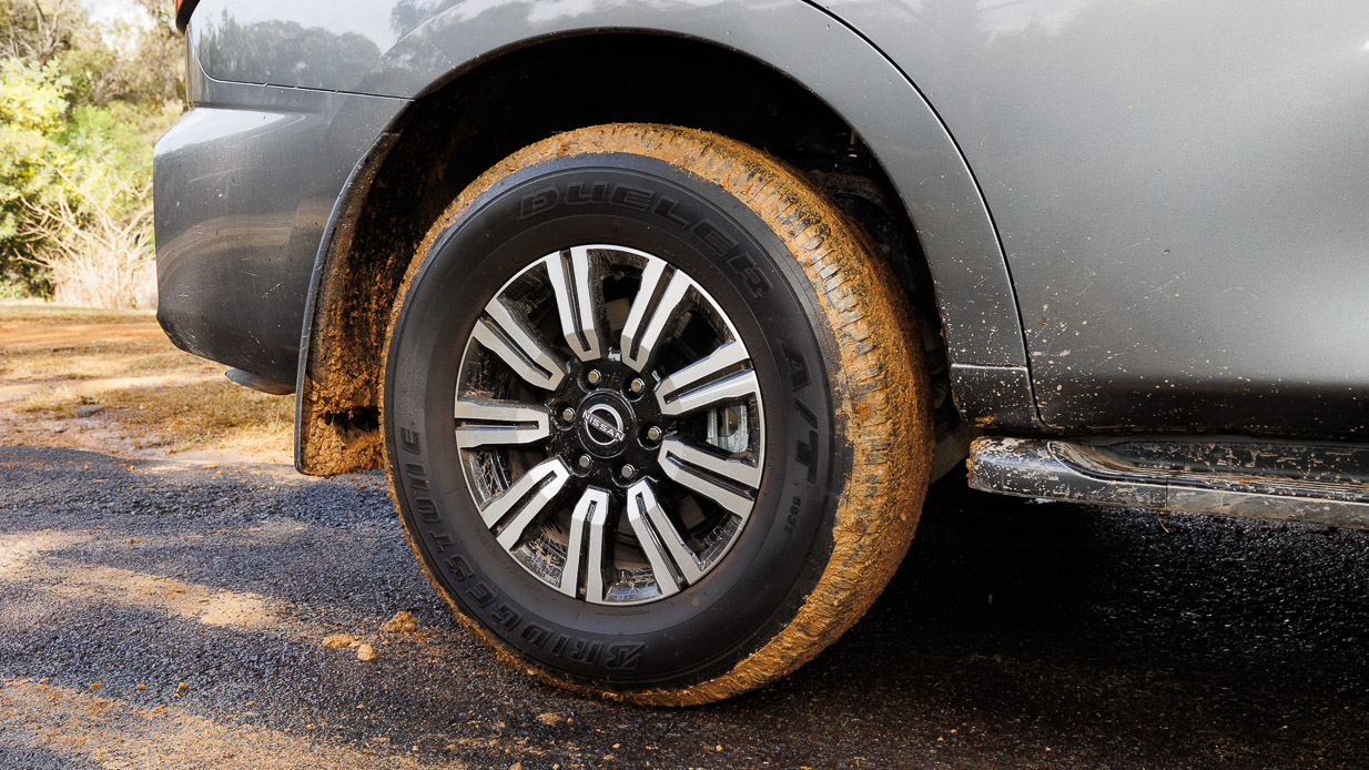 2024 Nissan Patrol Ti-L alloy wheel design