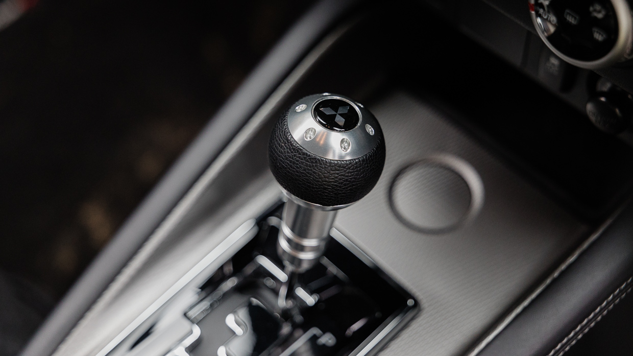 2024 Mitsubishi ASX Street Pack gear shifter