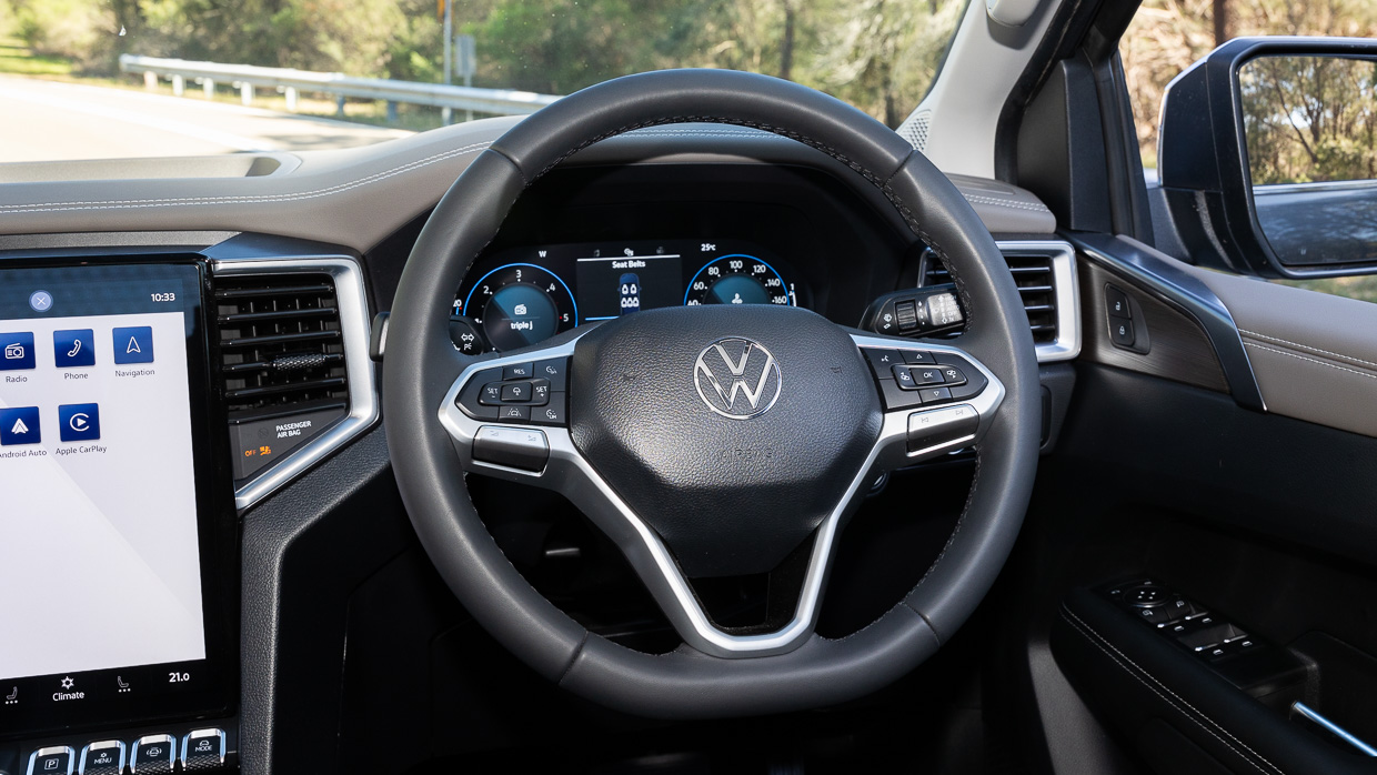 2024 Volkswagen Amarok Style TDI500 steering wheel shot