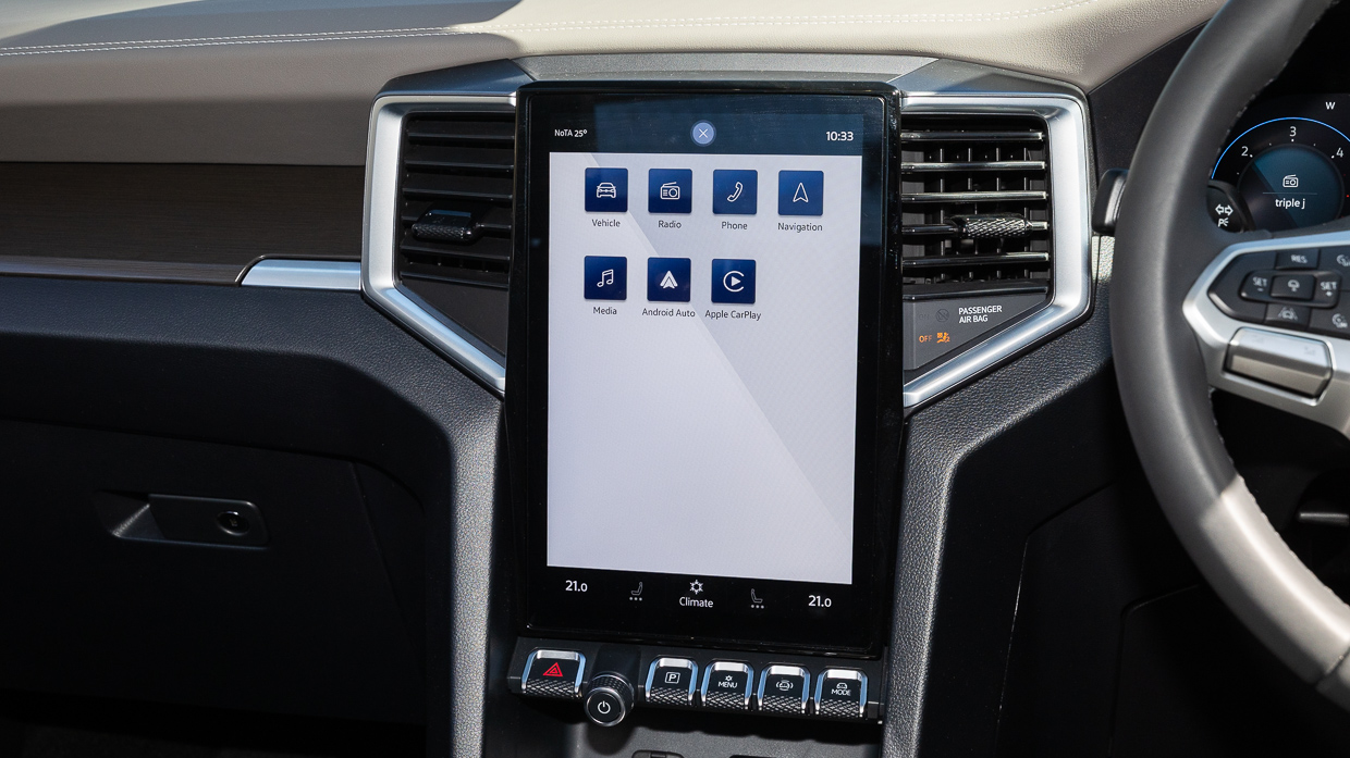 2024 Volkswagen Amarok Style TDI500 centre touchscreen