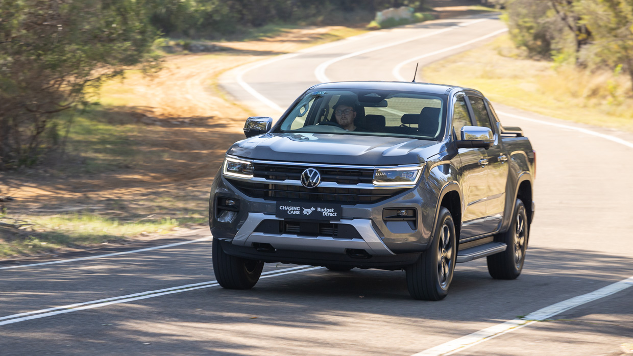 2024 Volkswagen Amarok Style TDI500 front angle up the hill
