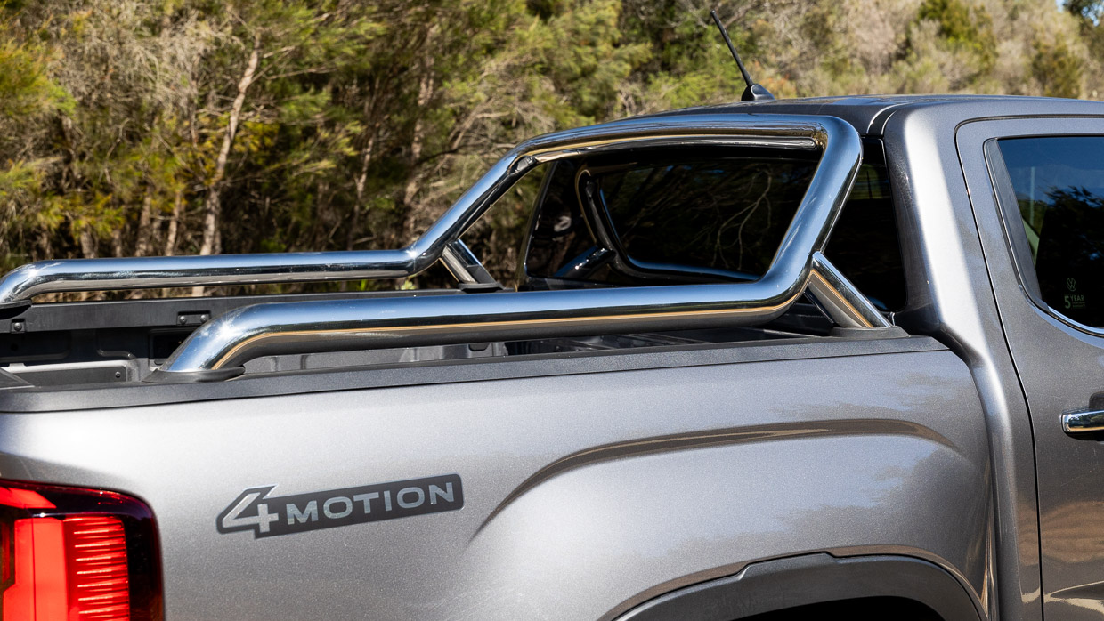 2024 Volkswagen Amarok Style TDI500 silver sports bar