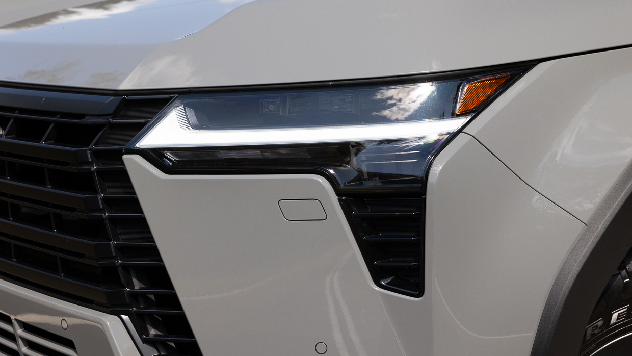2024 Lexus GX550 Overtrail daytime running lights