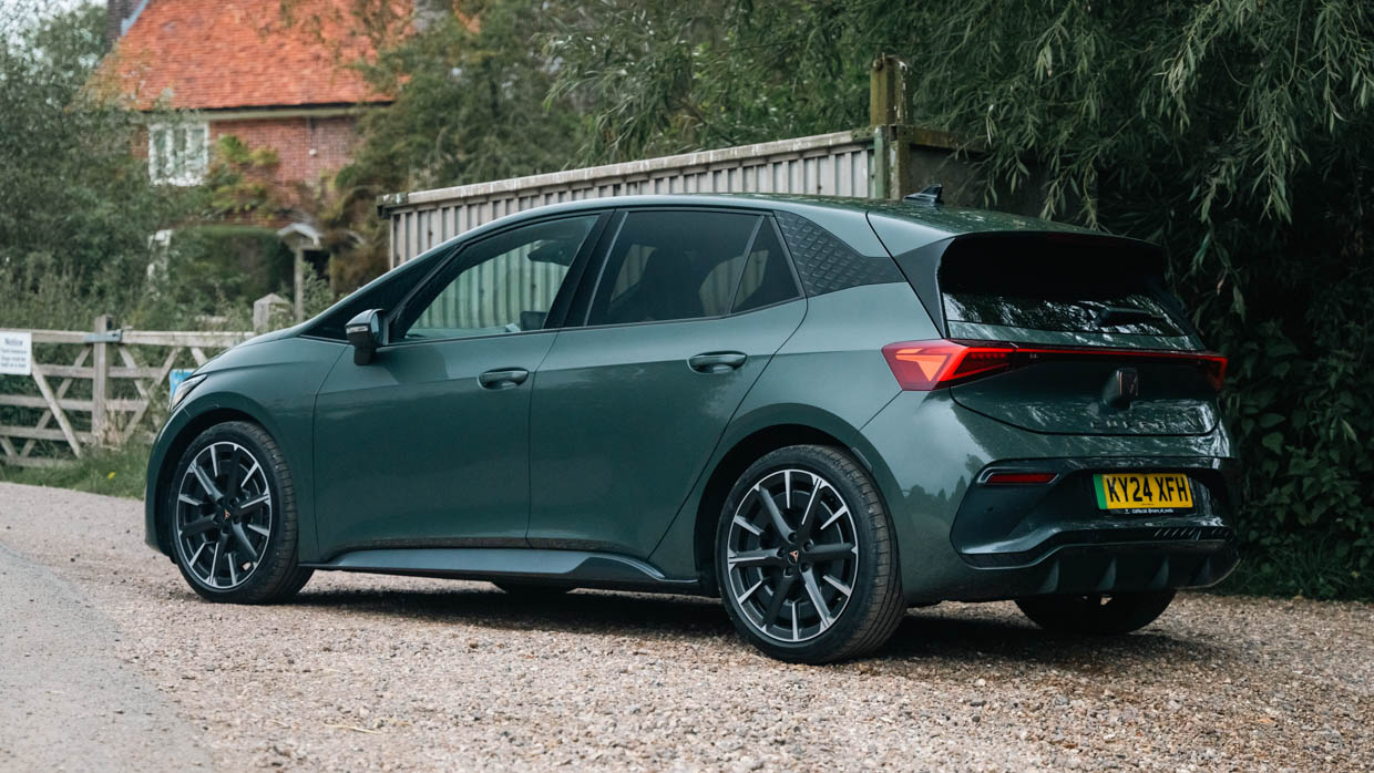 2024 Cupra Born VZ rear 3/4 static shot 2