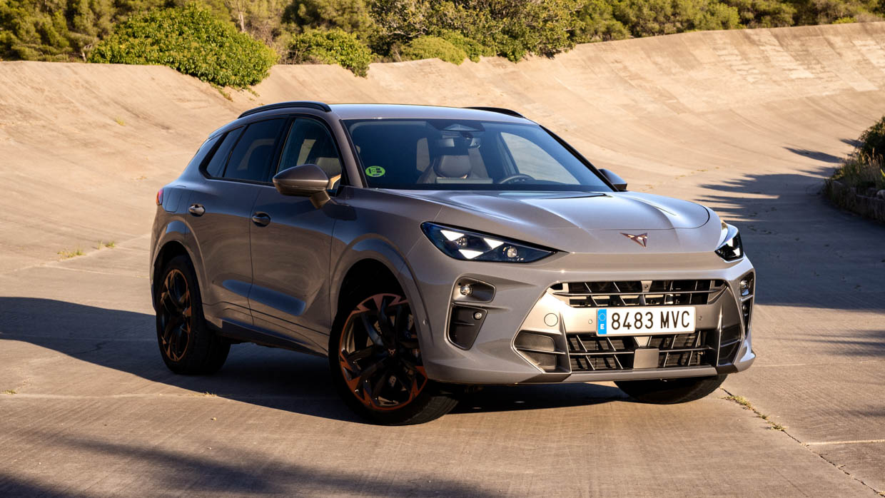 2025 Cupra Terramar front 3/4 static