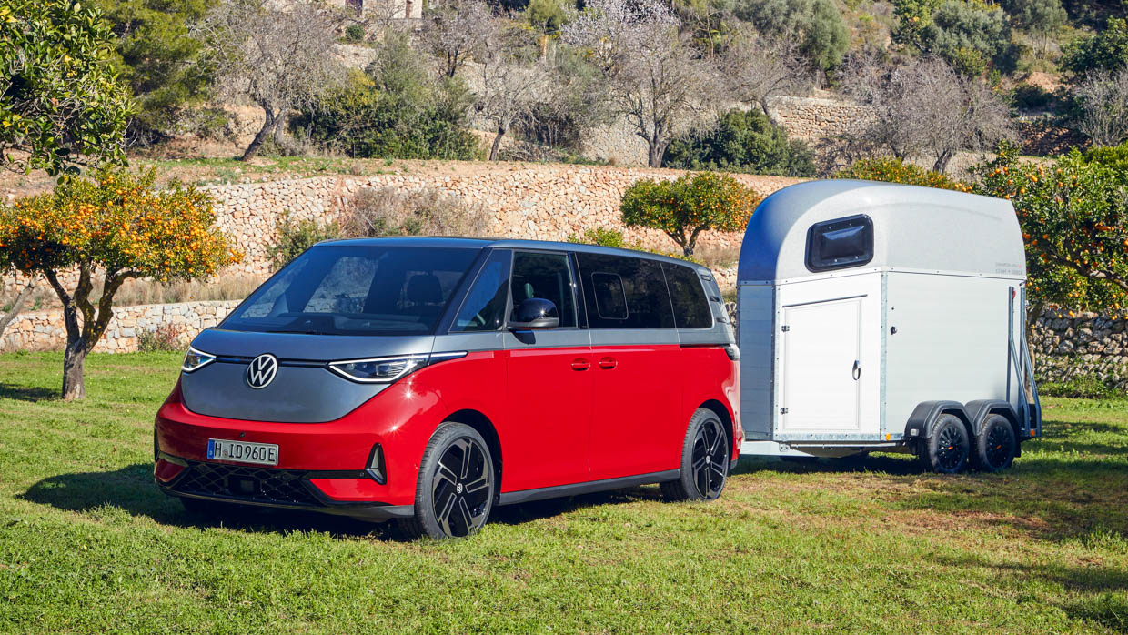 2025 Volkswagen ID Buzz GTX with trailer