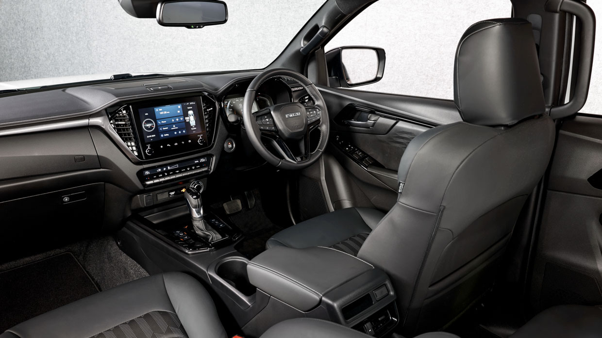 Isuzu D-Max Blade 2025 interior front seat