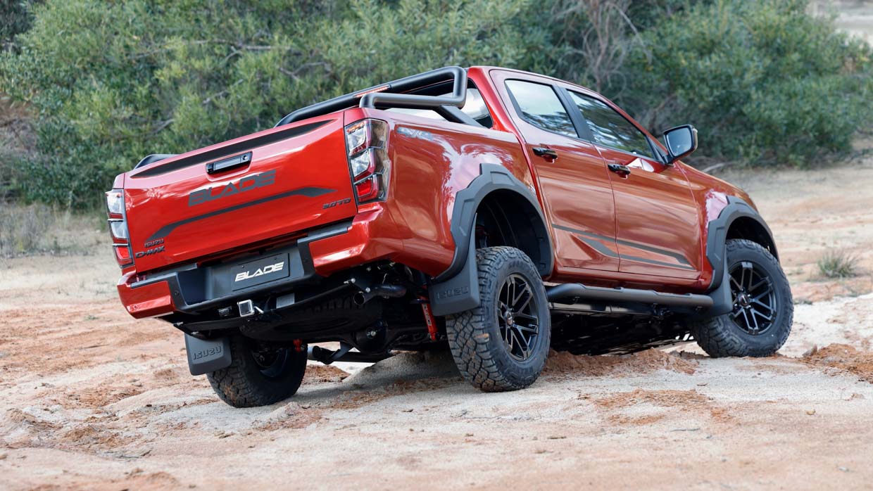 Isuzu D-Max Blade 2025 rear dirt 3