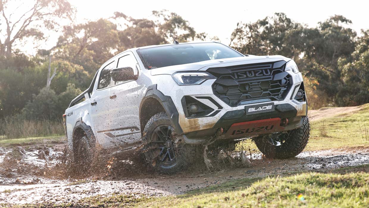 Isuzu D-Max Blade 2025 mud