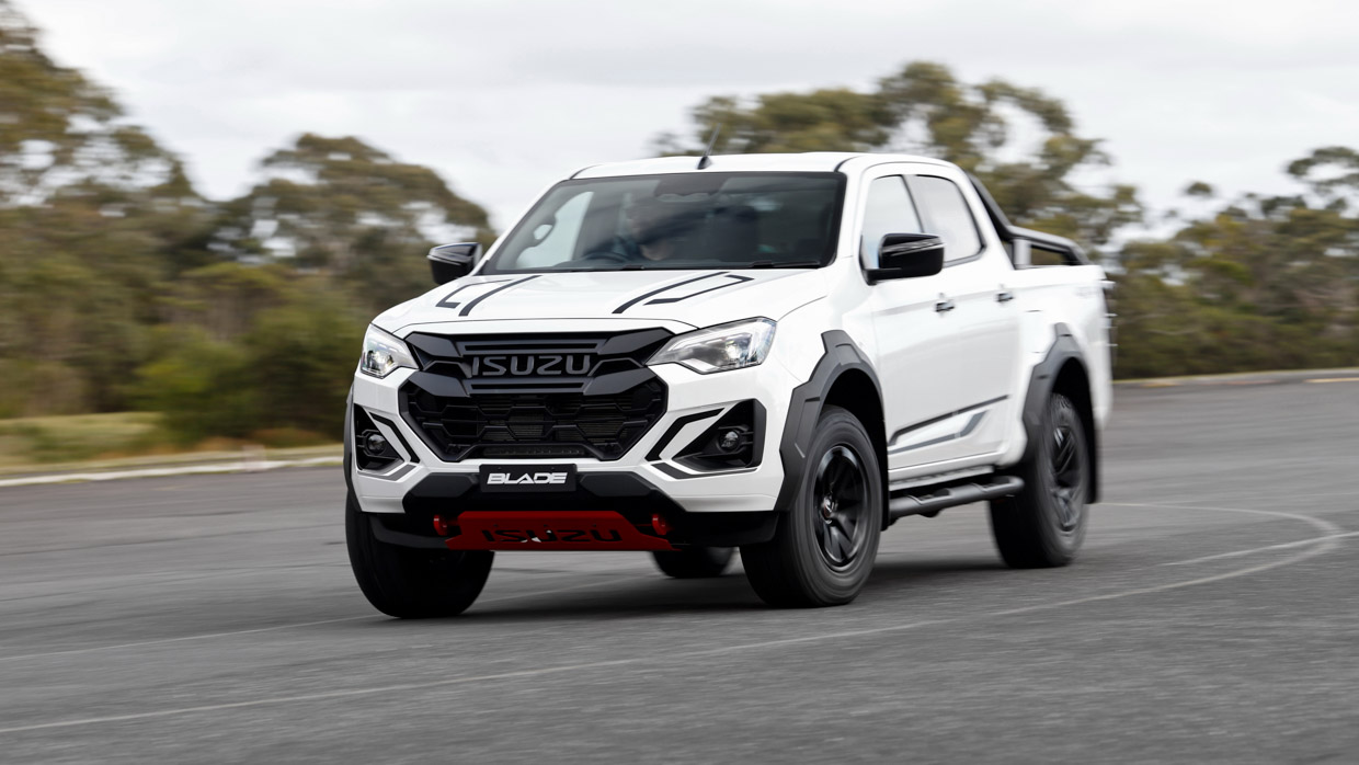 Isuzu D-Max Blade 2025 on road