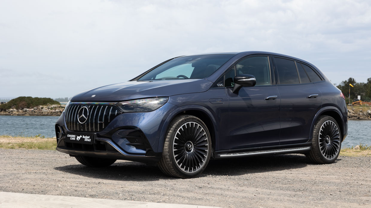 Mercedes-AMG EQE 53 SUV 2025 front 3/4 2