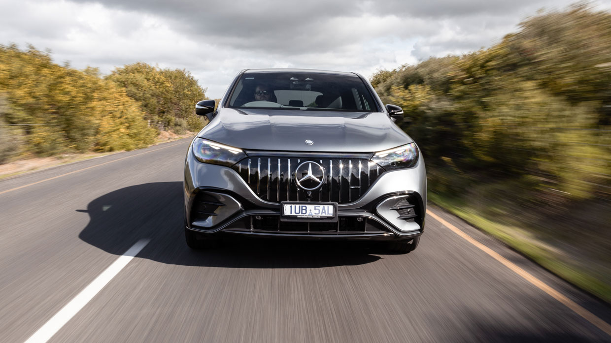 Mercedes-AMG EQE 53 SUV 2025 driving front