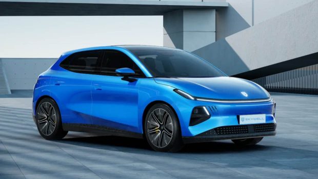 2025 Skywell Q electrical hatchback entrance 3/4