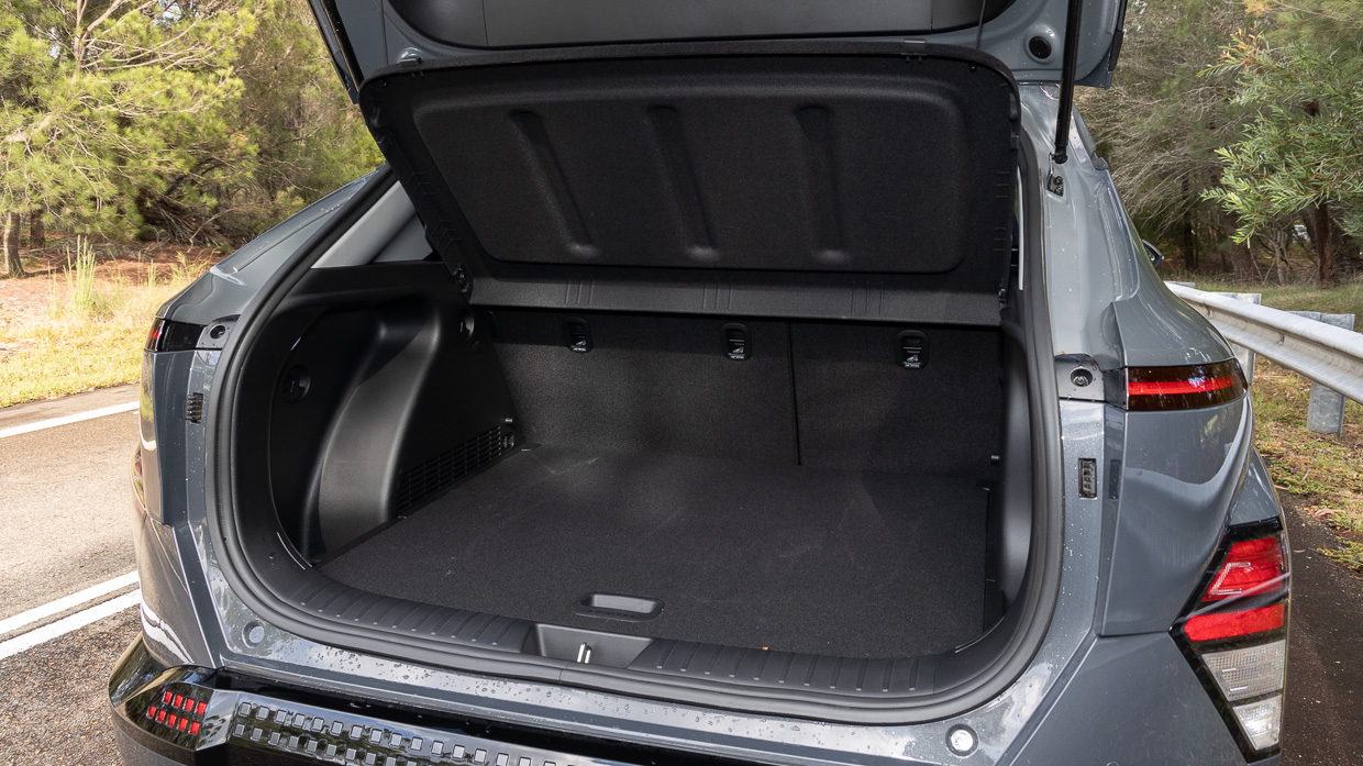 Hyundai Kona Electric 2024 interior boot