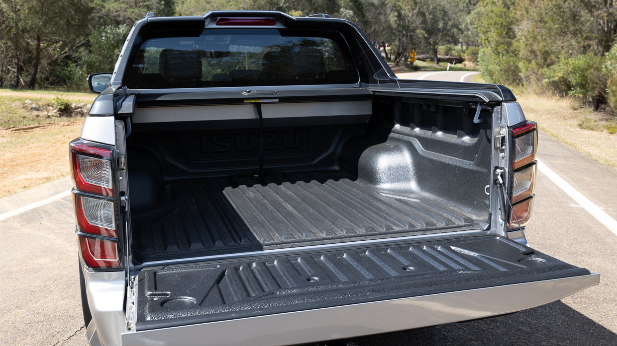 2024 Isuzu D-Max X-Terrain rear tray tailgate down