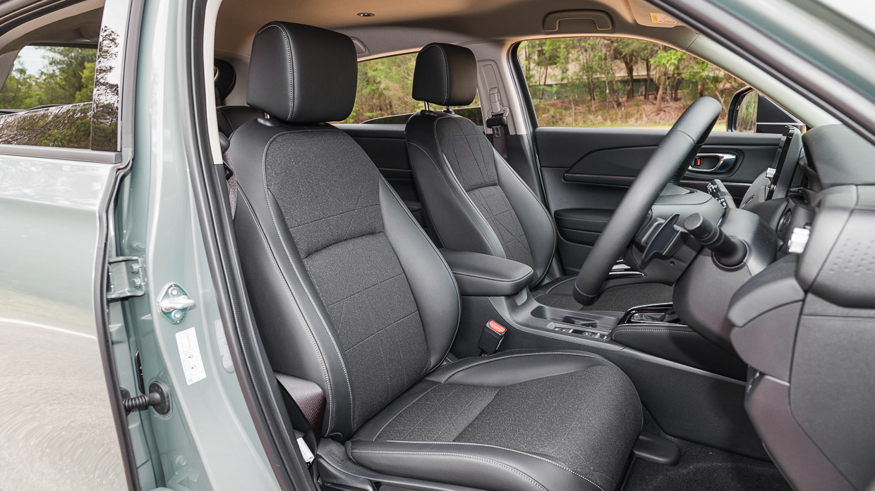 2024 Honda HR-V E:HEV L interior seat side shot
