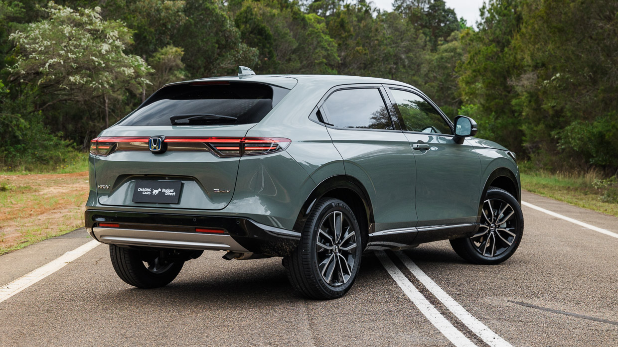 2024 Honda HR-V E:HEV L rear 3/4 angle