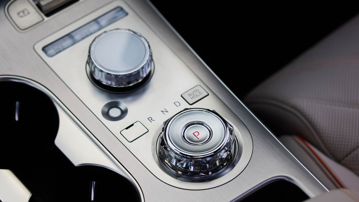 2025 Genesis GV70 Signature Sport interior drive mode selectors