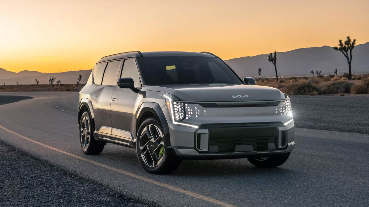 Hyundai Santa Fe crowned Chasing Cars’ 2025 Car of the Year