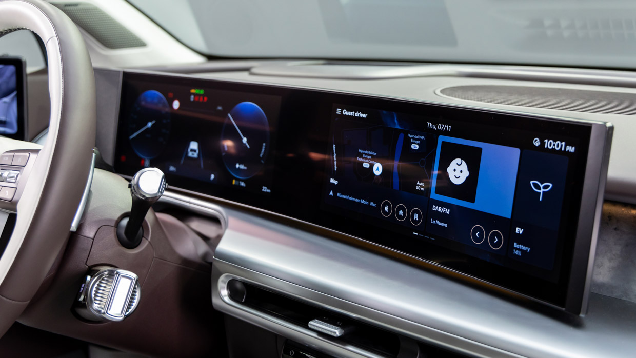 Hyundai Ioniq 9 2025 interior screens