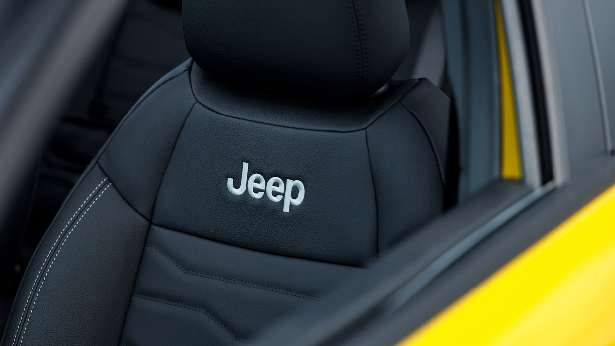 Jeep Avenger 2025 interior front seats