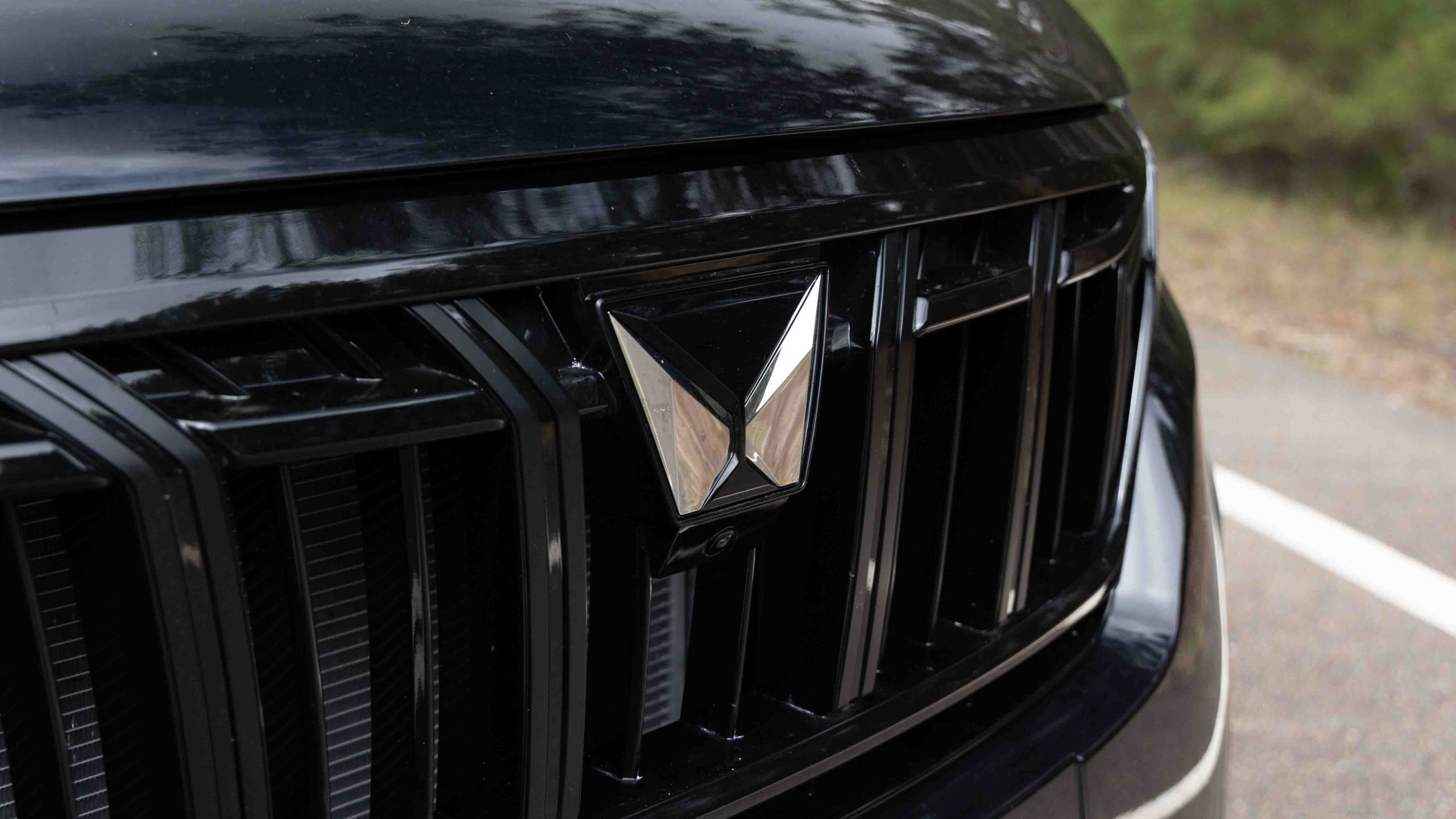 Mahindra XUV 700 Black Edition