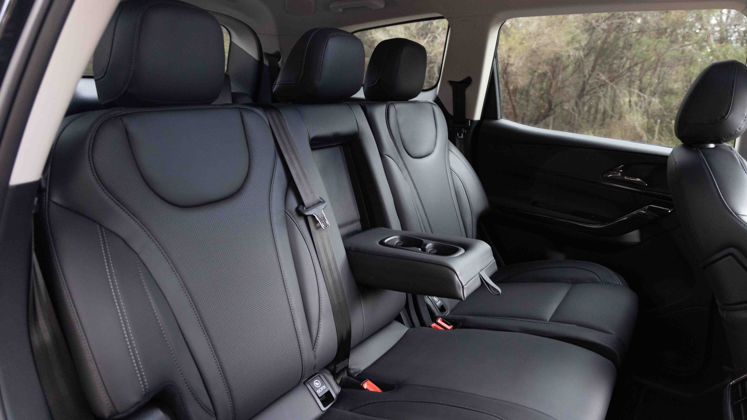 Mahindra XUV 700 Black Edition