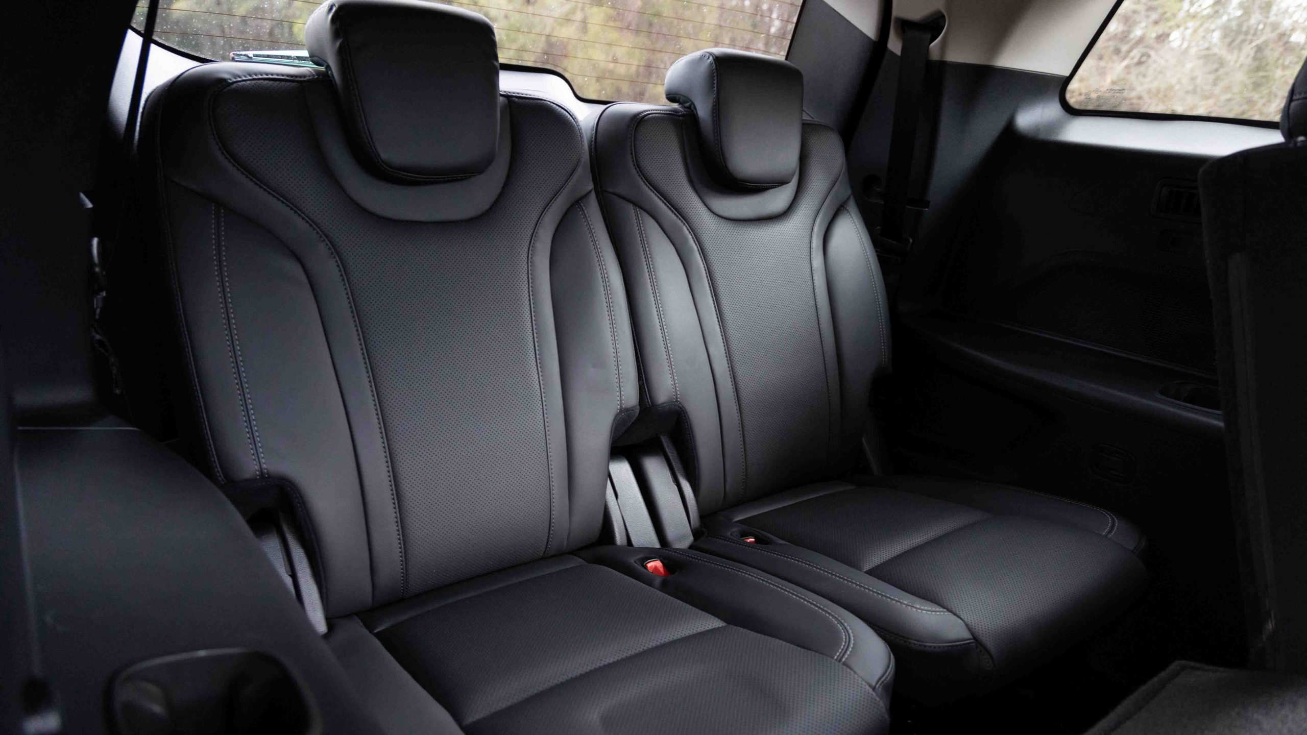 Mahindra XUV 700 Black Edition