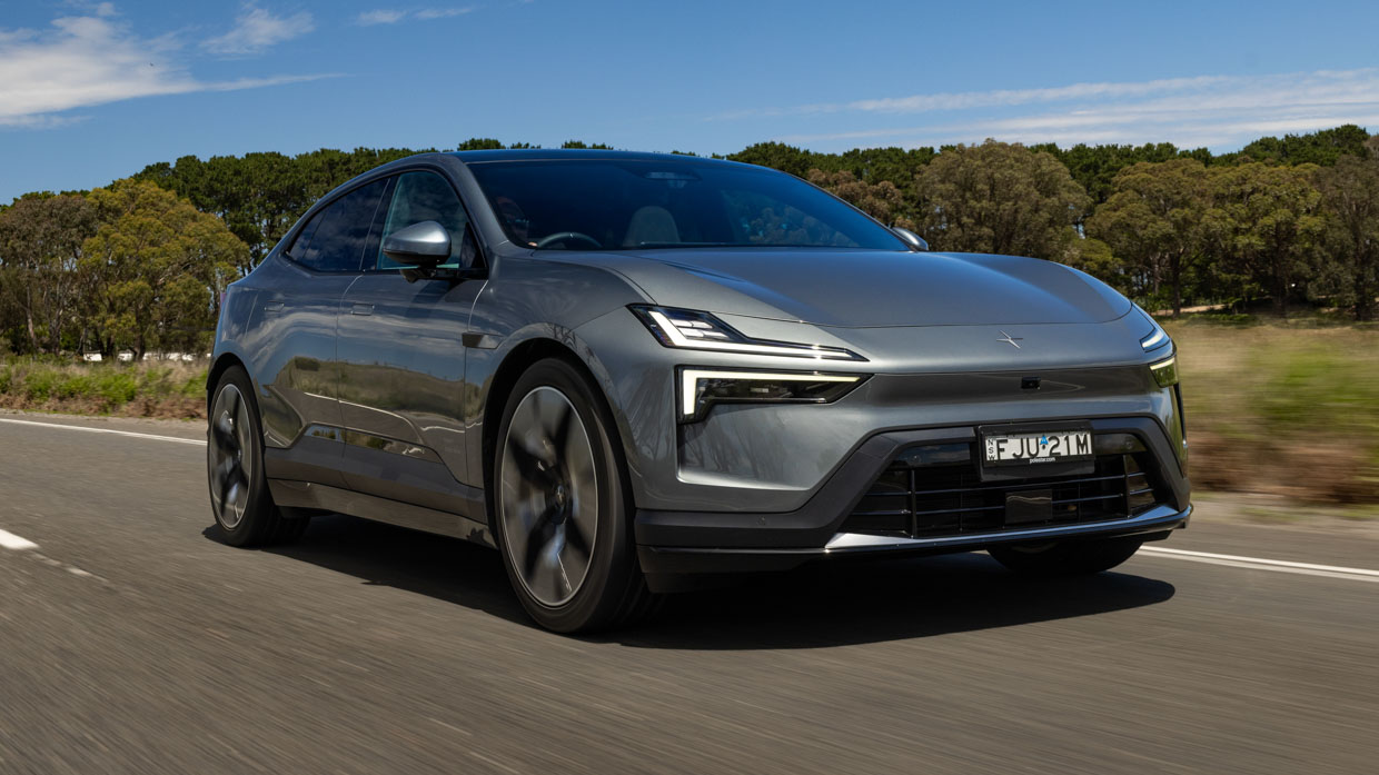 Polestar 4 2025 front motor driving