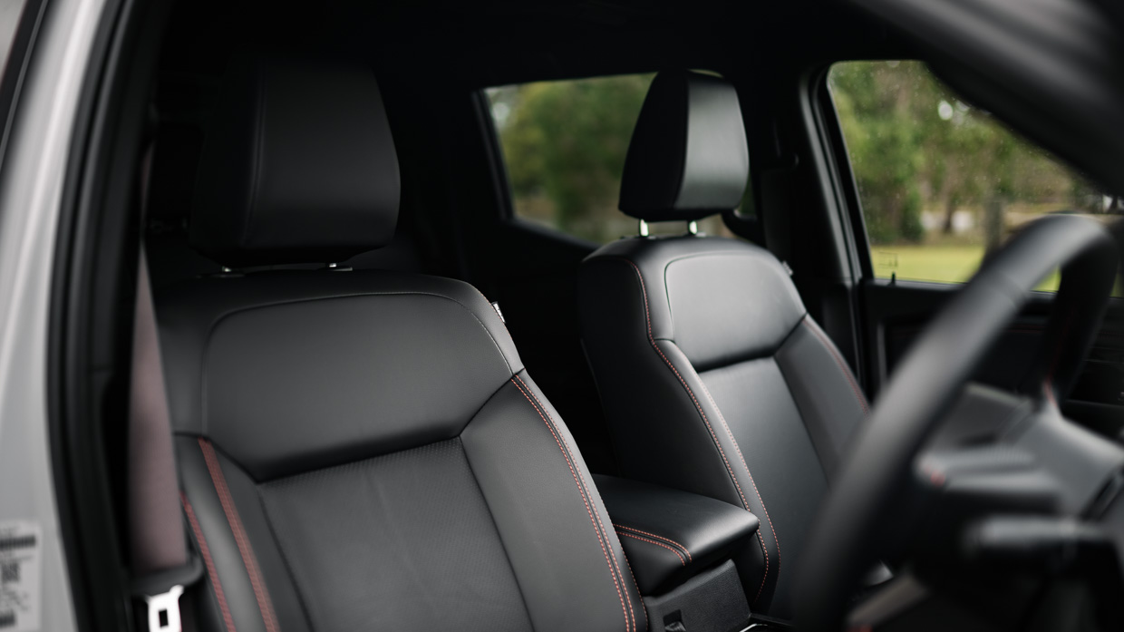 Mitsubishi Triton GSR LT 2024 seats