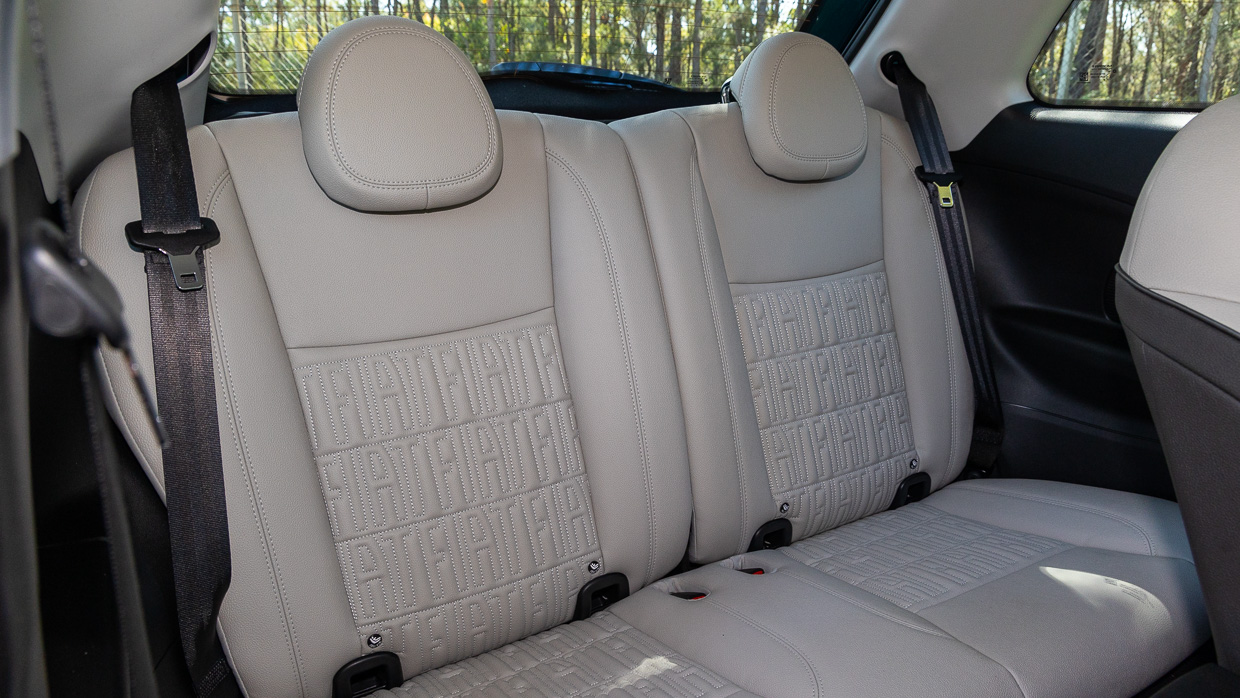 Fiat 500e La Prima 2024 back seat
