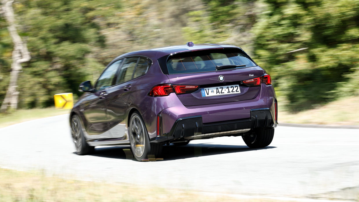 BMW 118 2025 driving rear