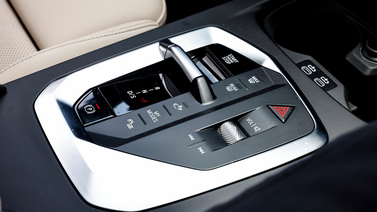 BMW 118 2025 shifter