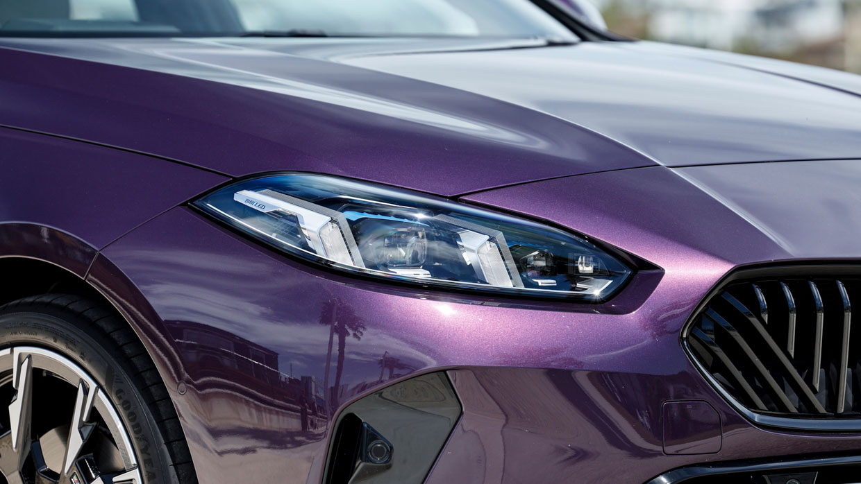 BMW 118 2025 headlight