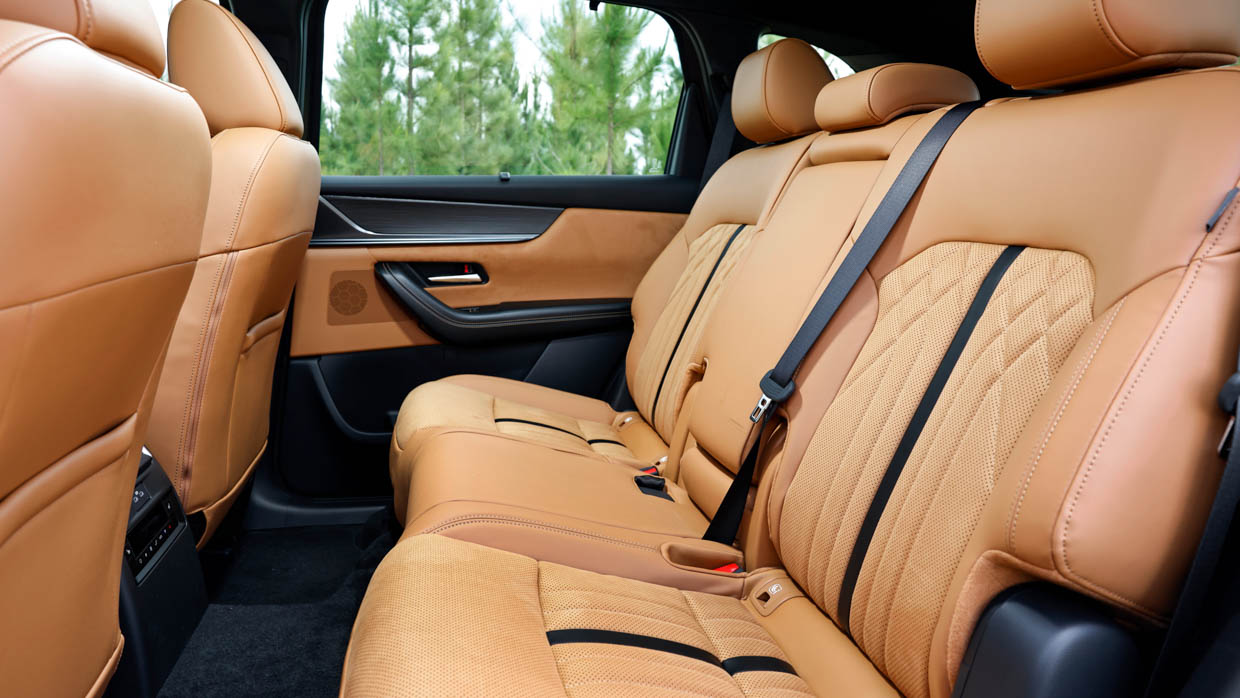 Mazda CX-70 Azami SP 2024 interior back seat