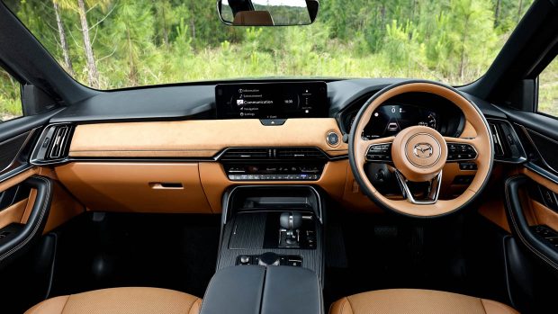 Mazda CX-70 Azami SP 2024 interior dash