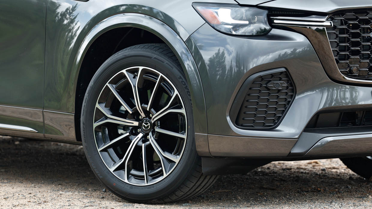 Mazda CX-70 Azami SP 2024 front wheel