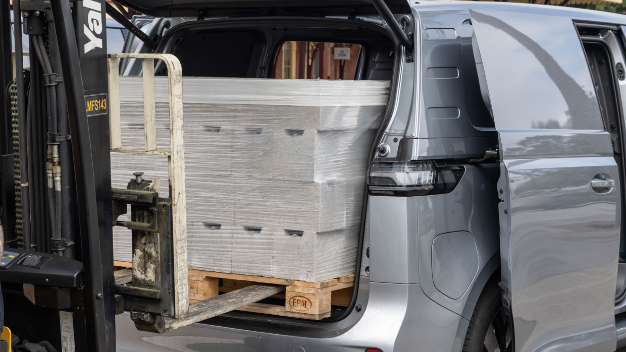 Volkswagen ID Buzz Cargo 2025 load 2