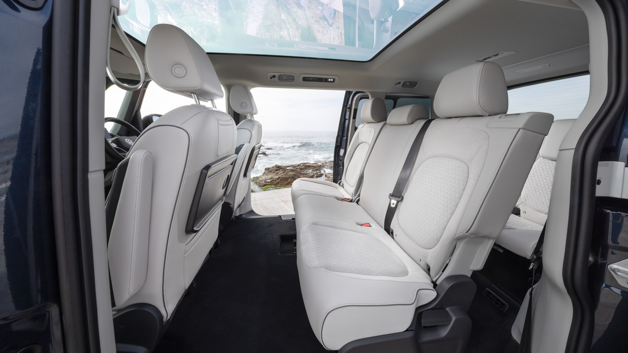 Volkswagen ID.Buzz LWB 2025 interior back seats