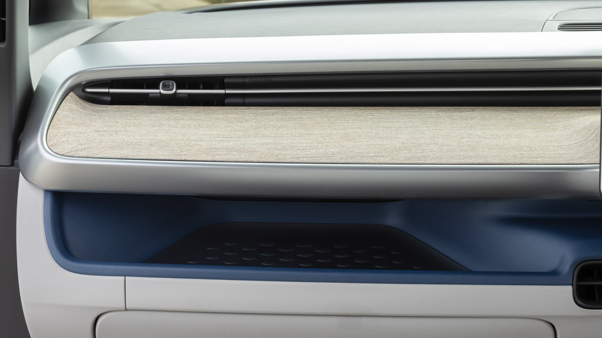 Volkswagen ID.Buzz LWB 2025 interior detail