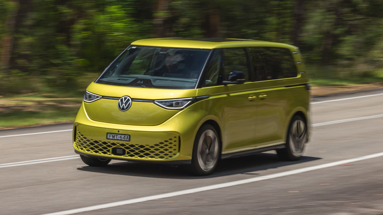 Volkswagen ID.Buzz 2025 driving highway 3