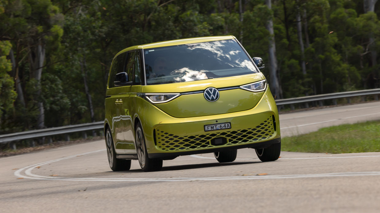 Volkswagen ID.Buzz 2025 driving highway 4