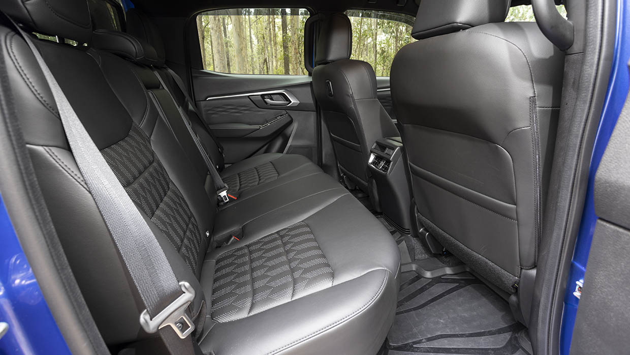 Isuzu D-Max LS-U+ Tour Mate 2025 back seat