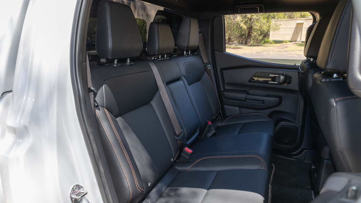 Mitsubishi Triton GSR 2025 LT interior back seat