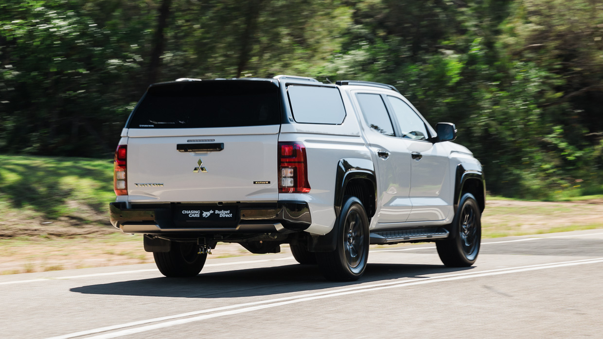 Mitsubishi Triton GSR 2025 LT driving rear 3