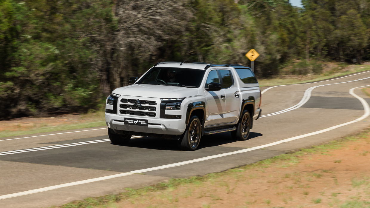 Mitsubishi Triton GSR 2025 LT driving front 19