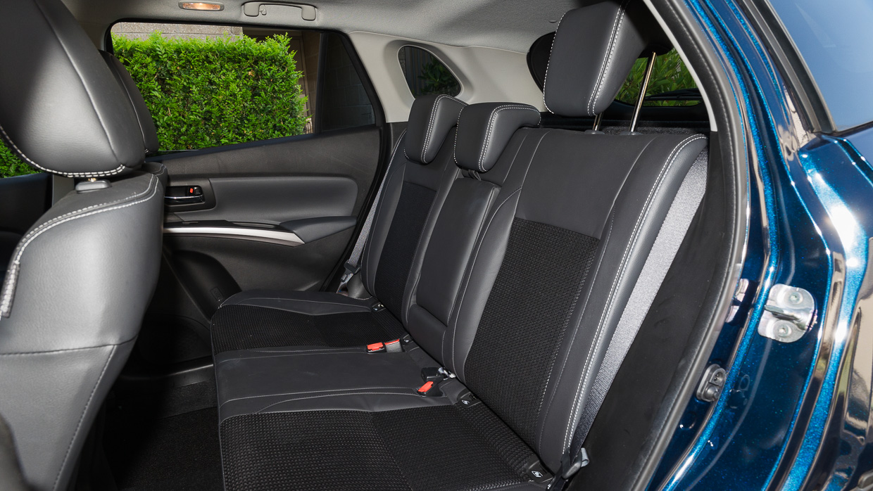 Suzuki S-Cross AllGrip Prestige 2025 interior back seat